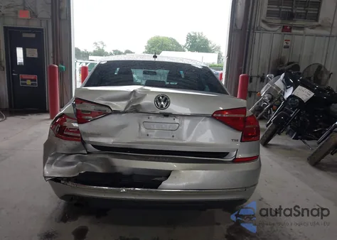 2016 Volkswagen Passat 1.8T S z USA, uszkodzony, nr VIN 1VWAS7A30GC031755